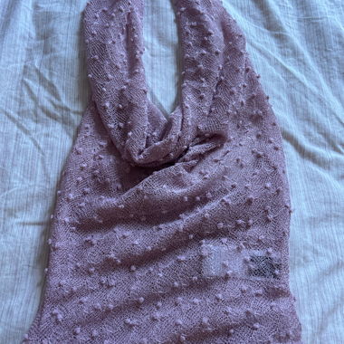 Top in rete rosa