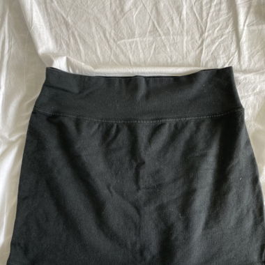 Black, low waisted mini skirt 