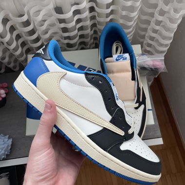 Jordan 1 fragment low Travis scott