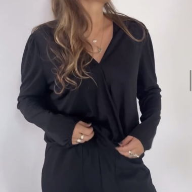 Black juul & belle top size large