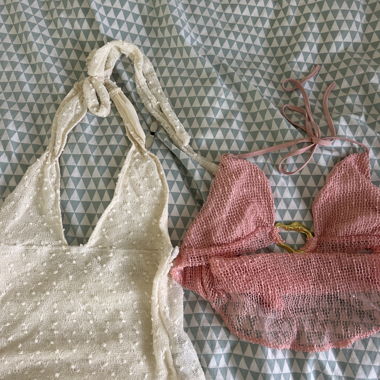 Deux hauts en lot