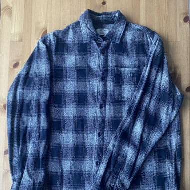 schwarz-weisses Overshirt
