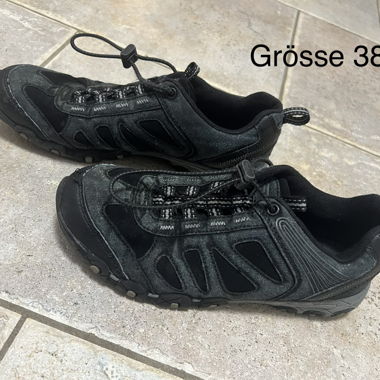 Baskets de sport noires, taille 38