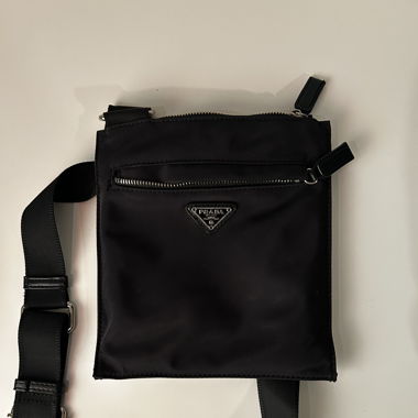 Prada Nylon Umhängetasche schwarz