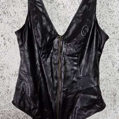 Body nero con zip
