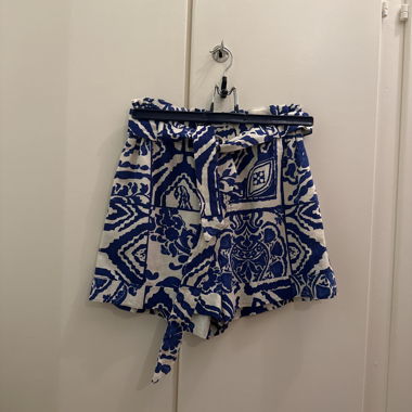 Short stampato blu e bianco