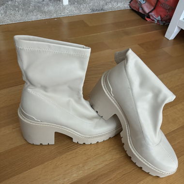 Bottines à talon 