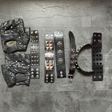 Set de bracelet en cuir clouté