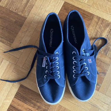 Baskets Superga à plateforme bleu marine