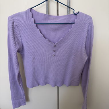 Lila geripptes Langarm-Cropped-Top