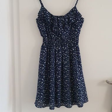 Robe d'été à fleurs bleues