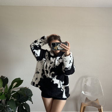 Fleece Hoodie mit Kuhprint