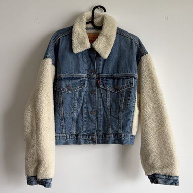 Levi's Sherpa- und Denim-Cropped-Jacke
