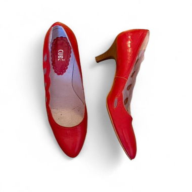 RED VINTAGE 90s HIGH HEELS