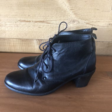 Camper - stivaletti stringati in pelle nera