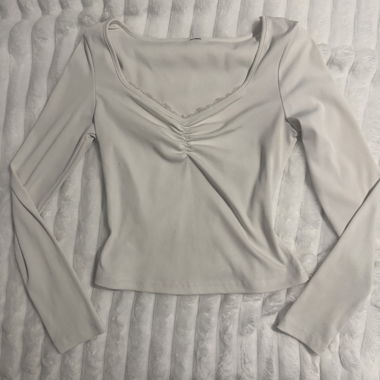 Cute little white top with lace for all seasons