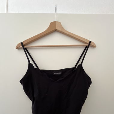 Schwarzes Top