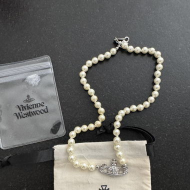 Vivienne westwood collier perles 