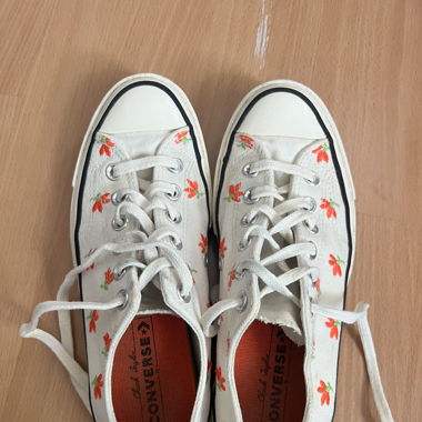 Converse Chuck Taylor avec des fleurs