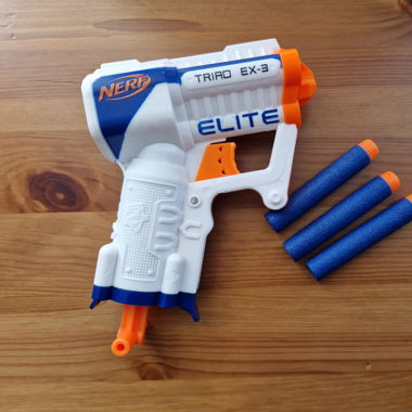 NERF Elite Triad EX3 avec Flechettes 