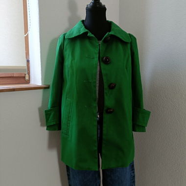 Trench corto verde di Zara