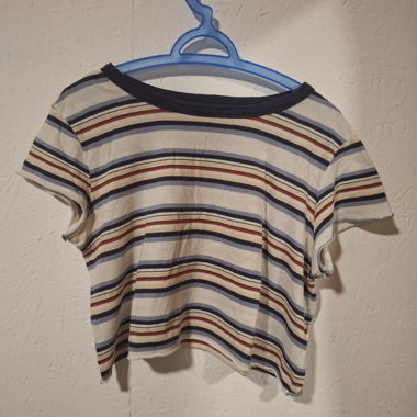 Crop-top a rayure jaune_ rouge_bleu