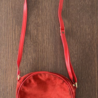 Red round crossbody suede leather bag