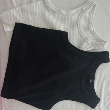 2 Ribbed Tank Tops