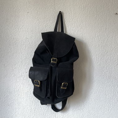 schwarzer wildleder rucksack