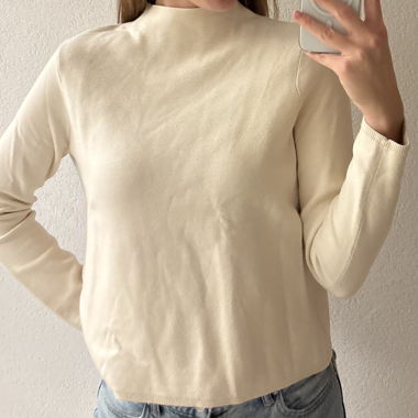 beiger Pullover