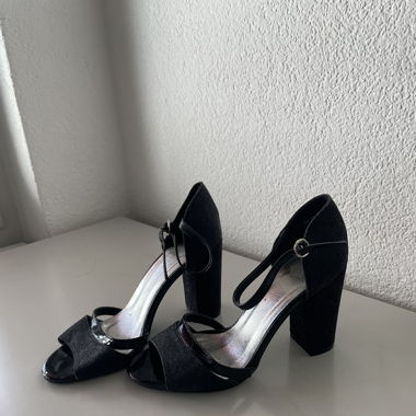 schwarze glitzer heels