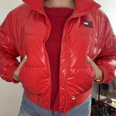 Doudoune brillante Tommy Jeans rouge