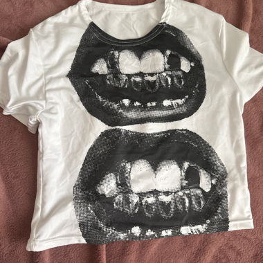 T-Shirt mit Mund-Print