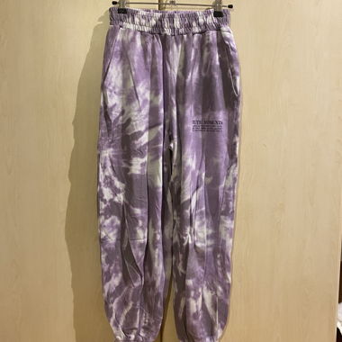 Farbige Trainerhose