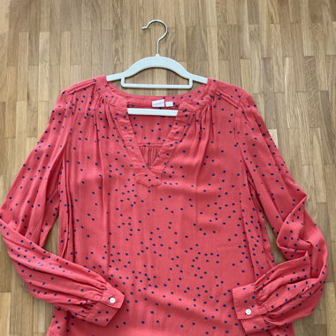 Gepünkelte Bluse