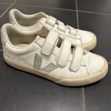 Veja Sneakers