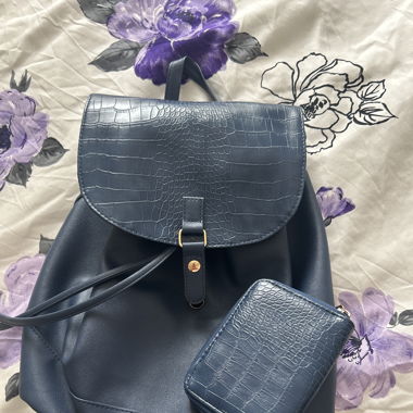 Eine kleine süsse Tasche und Portemonnaie
