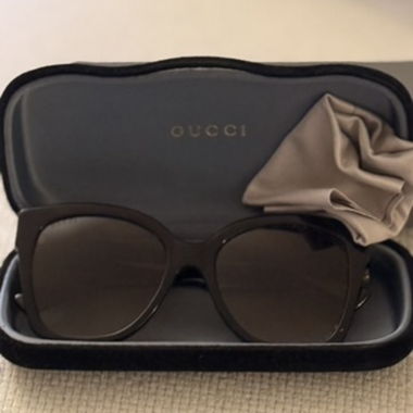 Occhiali da sole Gucci con astuccio