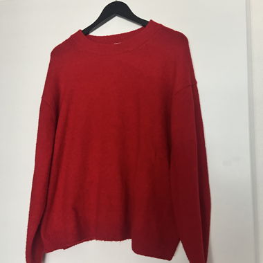Pull en maille rouge 