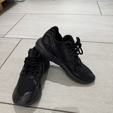 Baskets Adidas tubular en taille 38 2/3