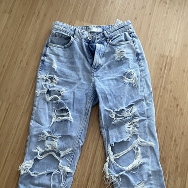 Jeans mit Löcher