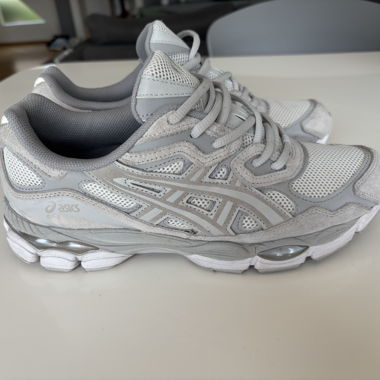 ASICS GEL NYC Sneakers