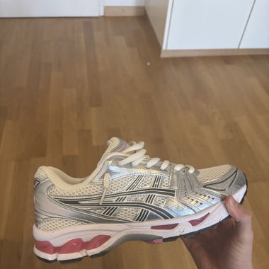 Kayano 14 rose