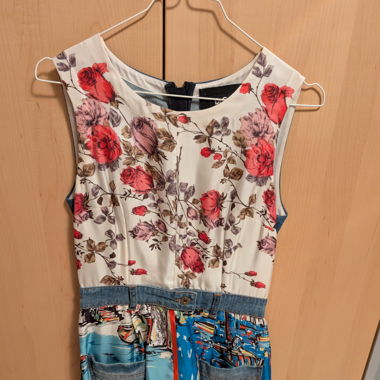 Gemustertes Kleid