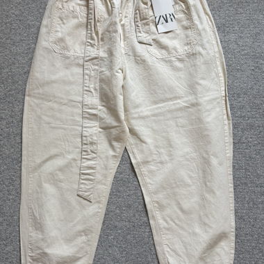 Pantaloni cargo Zara crema