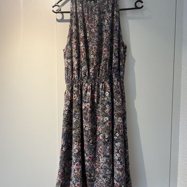 H&M Sleeveless Floral Dress