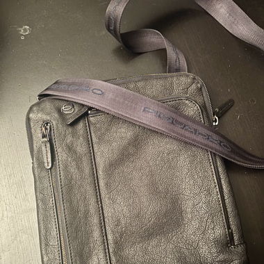 Piquadro Leder Designer Umhängetasche Mann schwarz