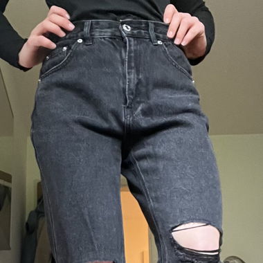 schwarze Jeans