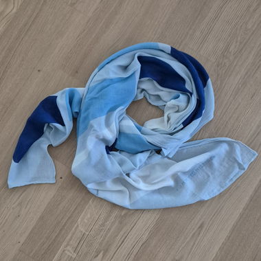 Halstuch im Cut-out-Design