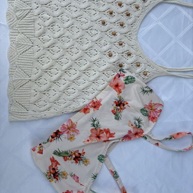 Top blanc et fleuri duo bohème 